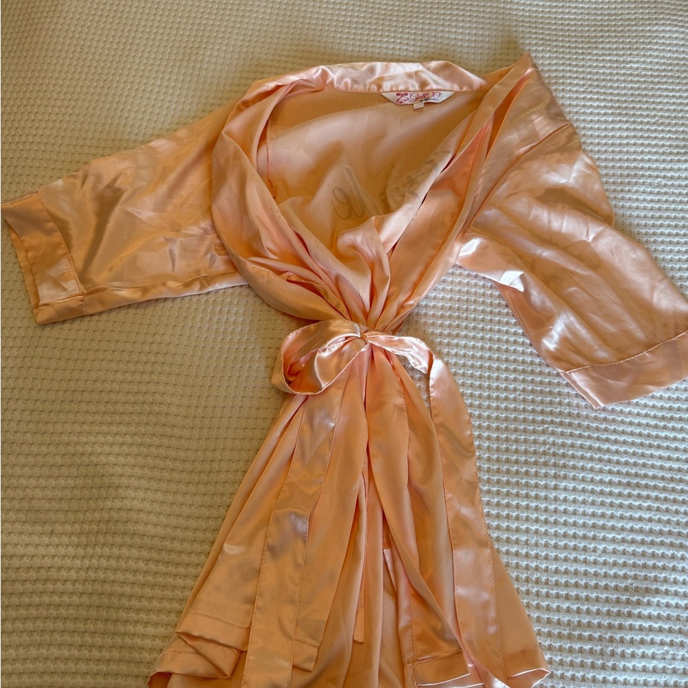 “Bride” Peach Satin Robe - Wedding Getting Ready